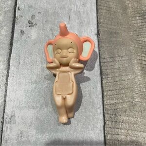 Sonny Angel Hippers Sleeping Dreaming Series Elephant Animal attach me mini